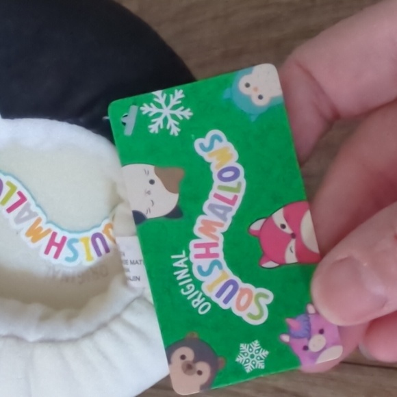 Christmas cat squishmallows slippers - Picture 4 of 5